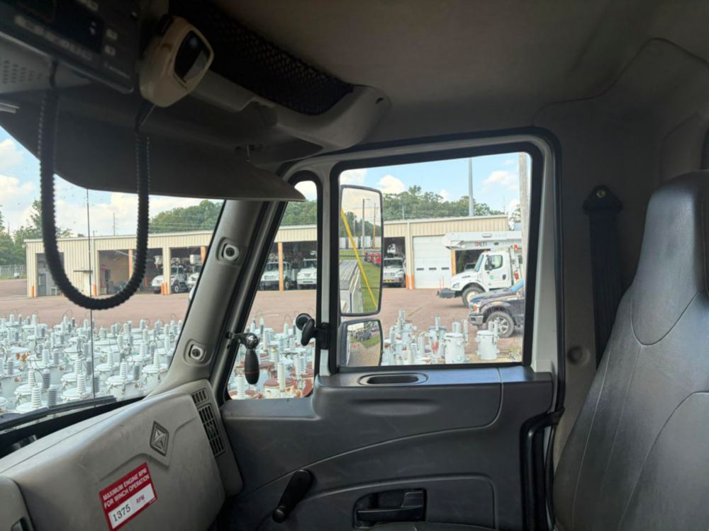 2012 Int'l 7300 4x2 Altec DC47BR Digger Derrick Truck