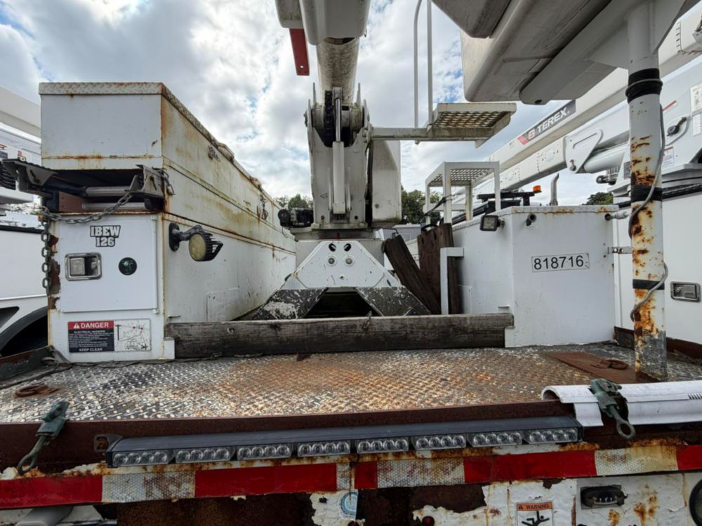 2017 Int'l 4300 Altec AA55 Material Handler Bucket Truck