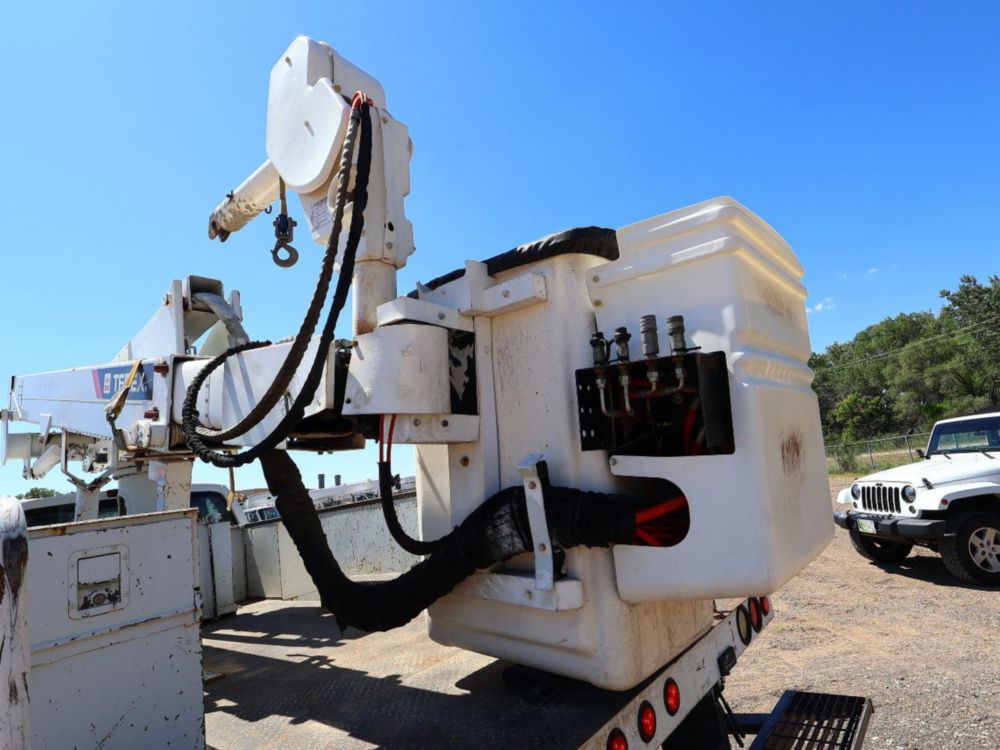 2016 Ford F-550 Terex LTM-40 Material Handler Bucket Truck