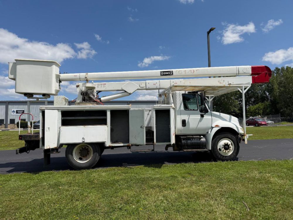 2002 Int'l 4300 Terex Bucket Truck