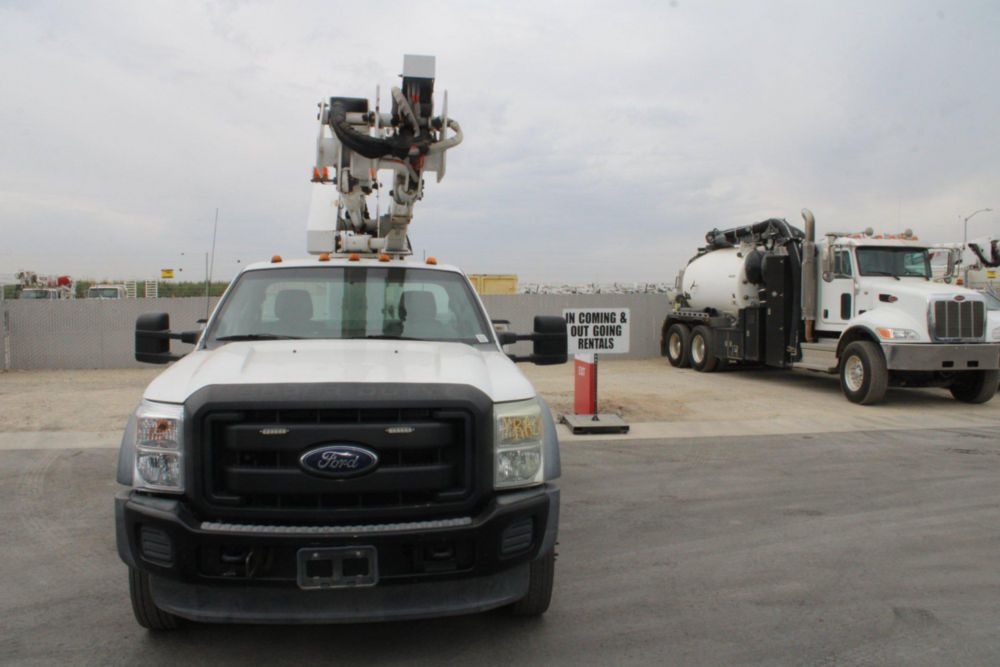 2015 Ford F-550 4x4 Terex LT-40 Bucket Truck