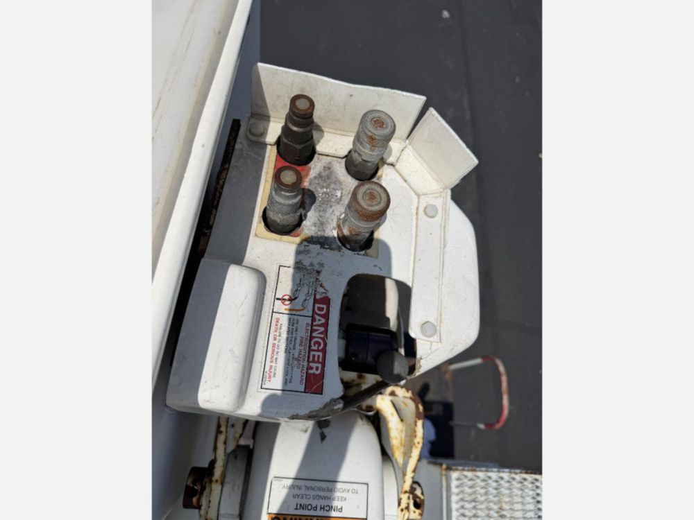 2002 Int'l 4300 Terex Bucket Truck