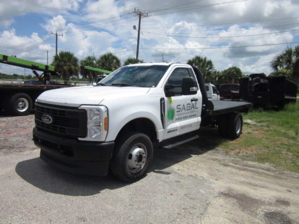 2023 Single Flatbed Truck