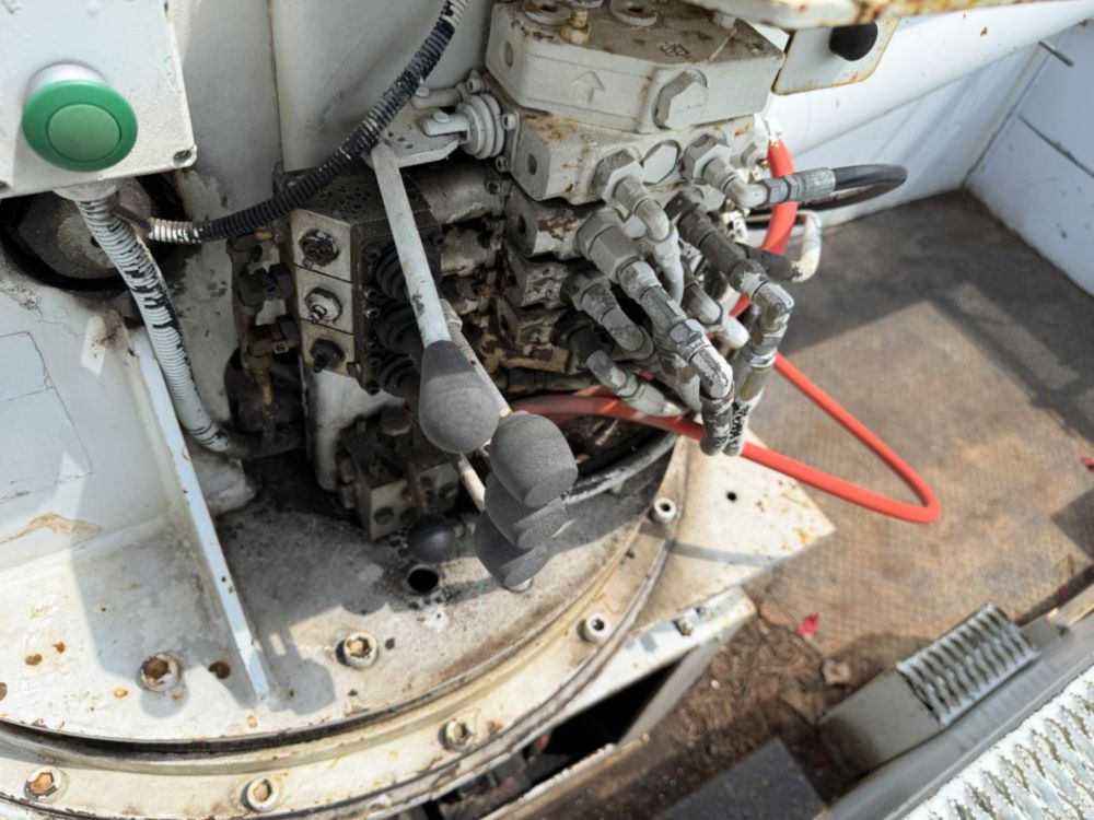 2002 Int'l 4300 Terex Bucket Truck