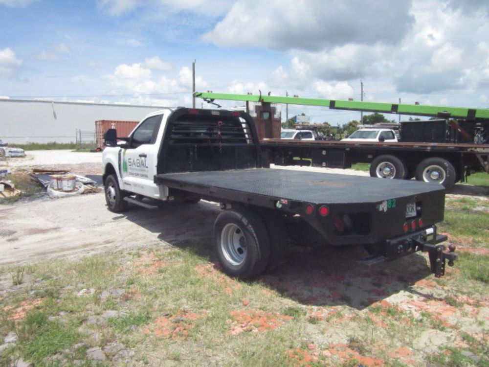 2023 Single Flatbed Truck