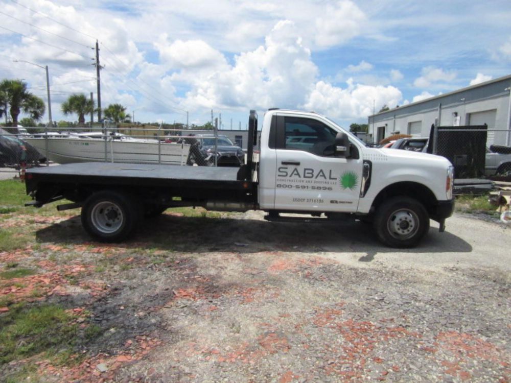 2023 Single Flatbed Truck