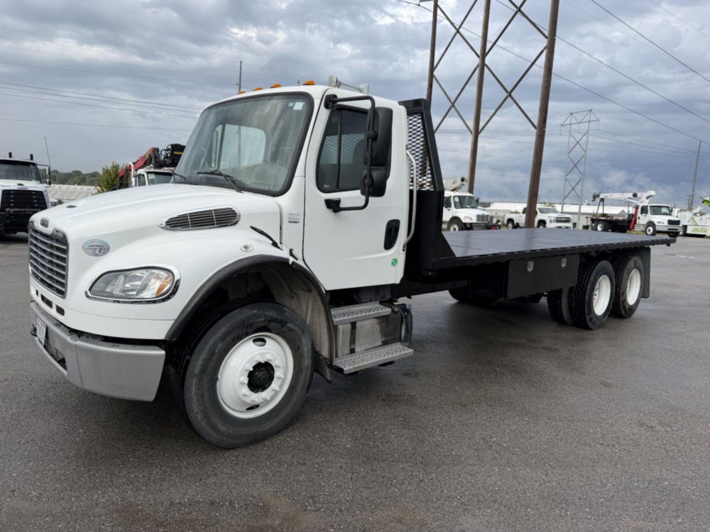 2020 Freightliner M2-112 24' Tandem Flatbed Truck