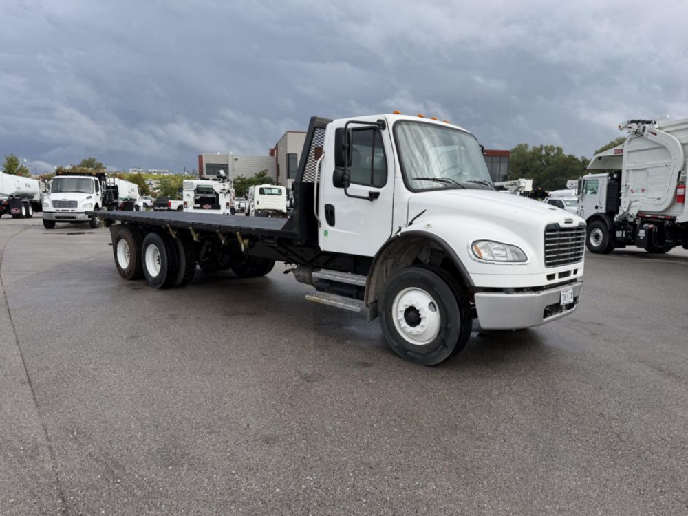 2020 Freightliner M2-112 24' Tandem Flatbed Truck