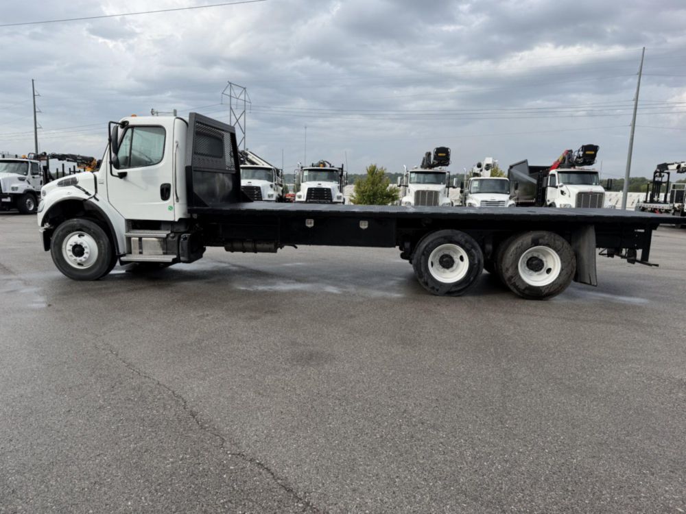 2020 Freightliner M2-112 24' Tandem Flatbed Truck
