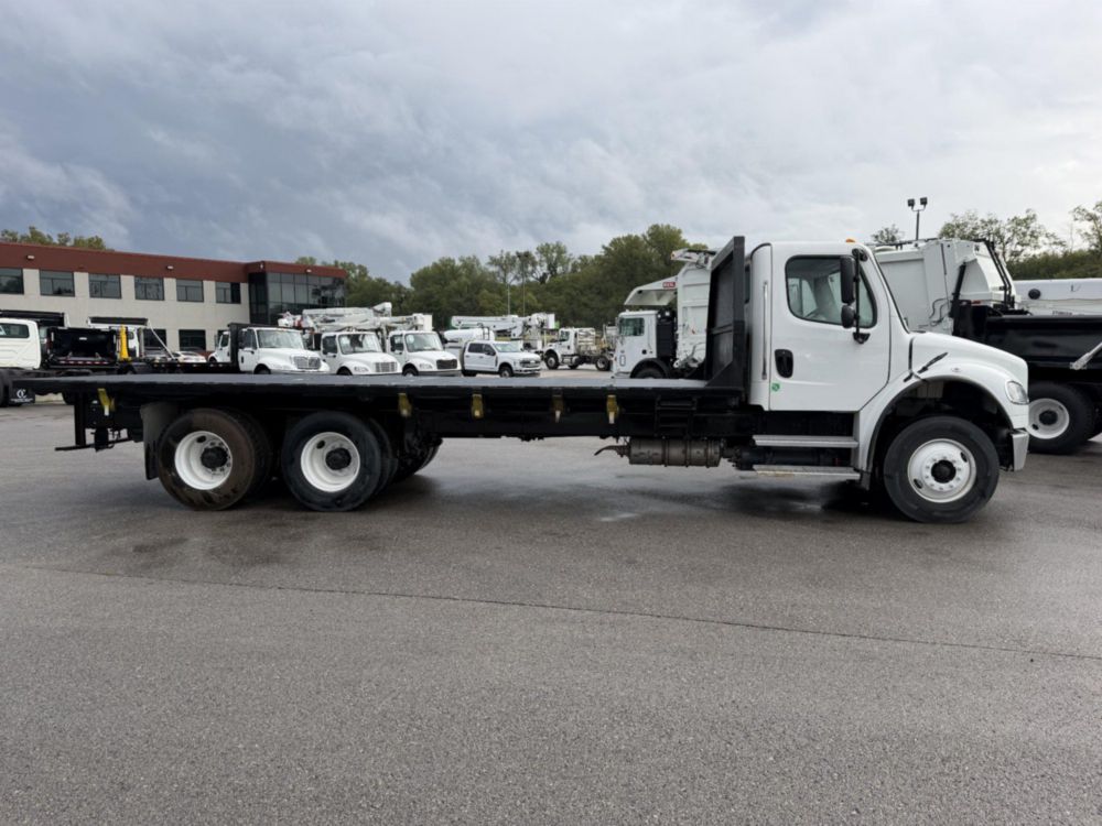 2020 Freightliner M2-112 24' Tandem Flatbed Truck