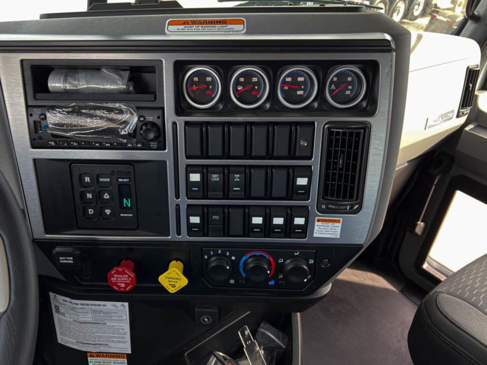 2025 Mack GR64BR 6x4 Galbreath U5-OR-174 Roll-Off Truck