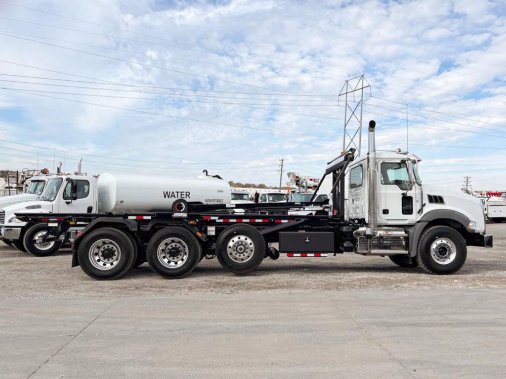 2025 Mack GR64BR 6x4 Galbreath U5-OR-174 Roll-Off Truck