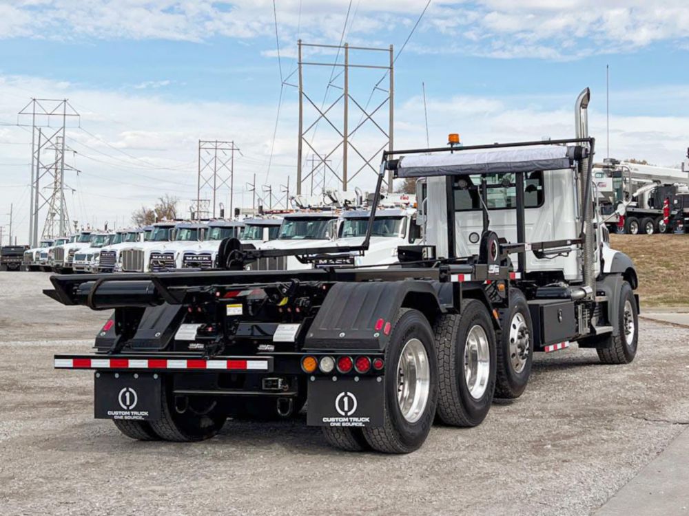 2025 Mack GR64BR 6x4 Galbreath U5-OR-174 Roll-Off Truck