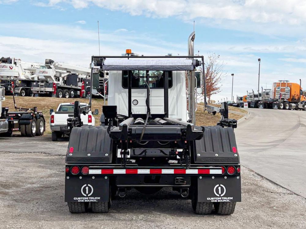 2025 Mack GR64BR 6x4 Galbreath U5-OR-174 Roll-Off Truck