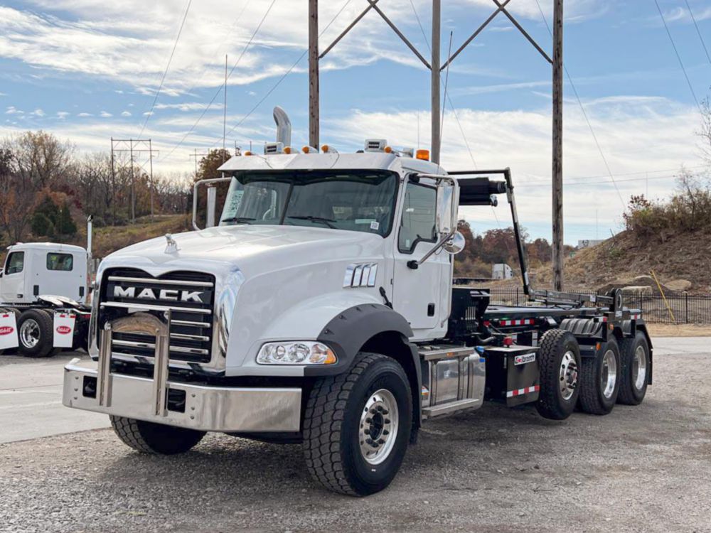 2025 Mack GR64BR 6x4 Galbreath U5-OR-174 Roll-Off Truck