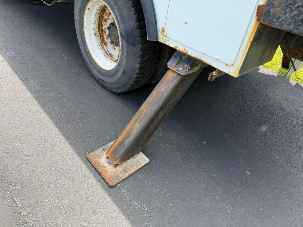 2002 Int'l 4300 Terex Bucket Truck