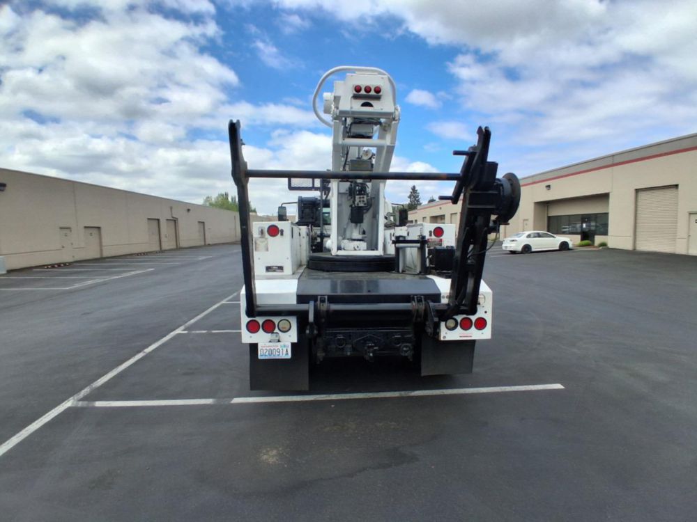 2007 Int'l 4300 Altec Cable Placer Truck