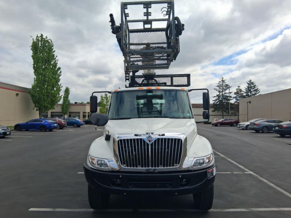 2007 Int'l 4300 Altec Cable Placer Truck