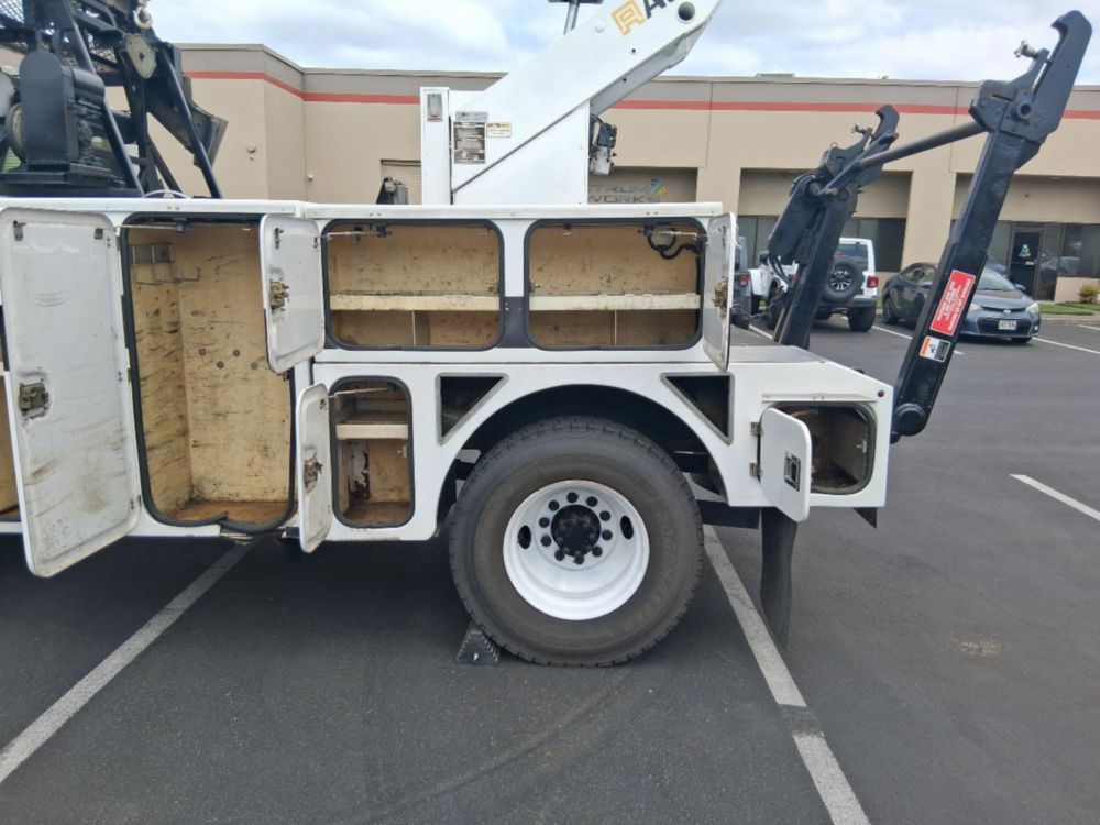 2007 Int'l 4300 Altec Cable Placer Truck
