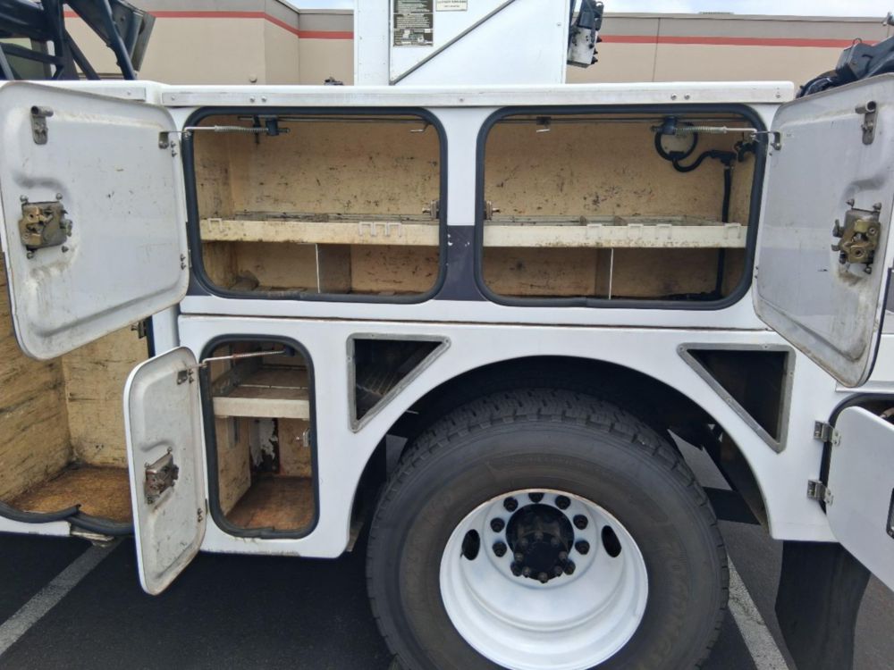2007 Int'l 4300 Altec Cable Placer Truck