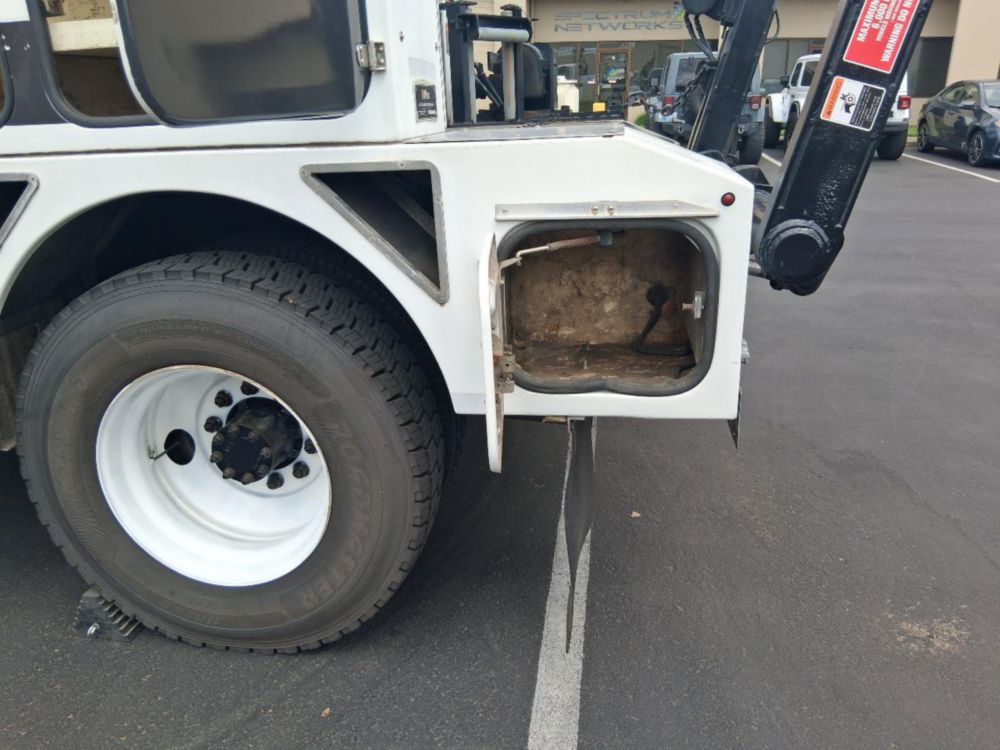 2007 Int'l 4300 Altec Cable Placer Truck