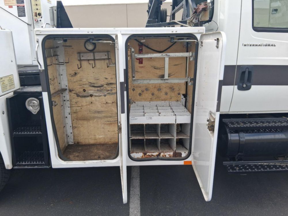 2007 Int'l 4300 Altec Cable Placer Truck