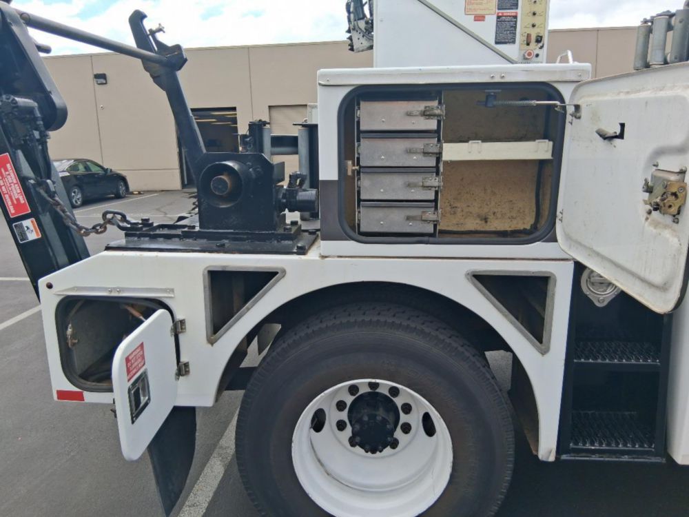 2007 Int'l 4300 Altec Cable Placer Truck