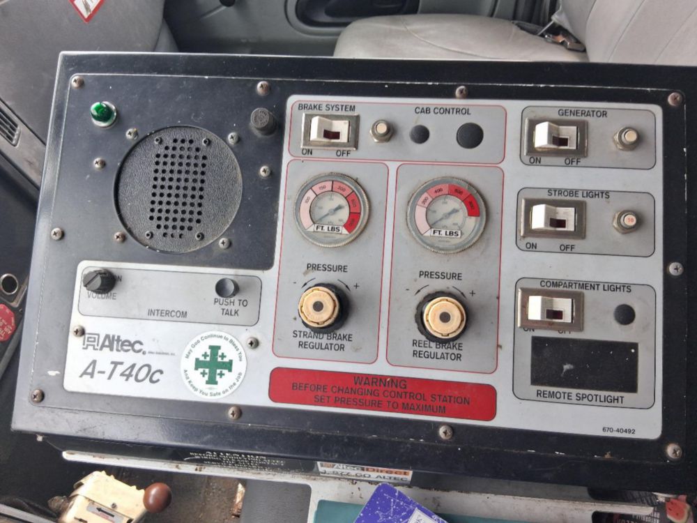 2007 Int'l 4300 Altec Cable Placer Truck