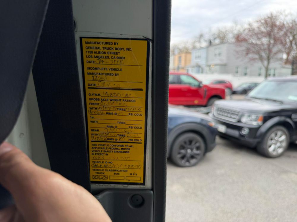 2005 Isuzu NPR Diesel Box Truck