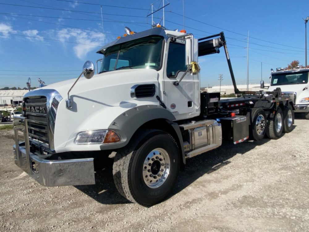 2026 Mack GR64BR 8x4 Galbreath U5-OR-174 Roll-Off Truck