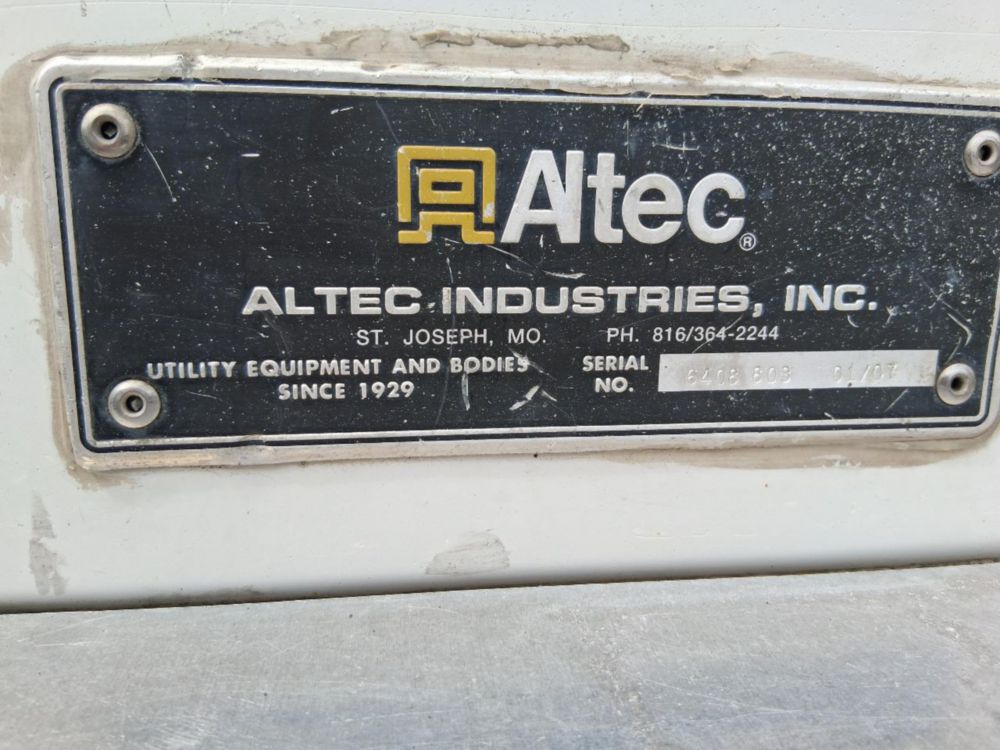 2007 Int'l 4300 Altec Cable Placer Truck