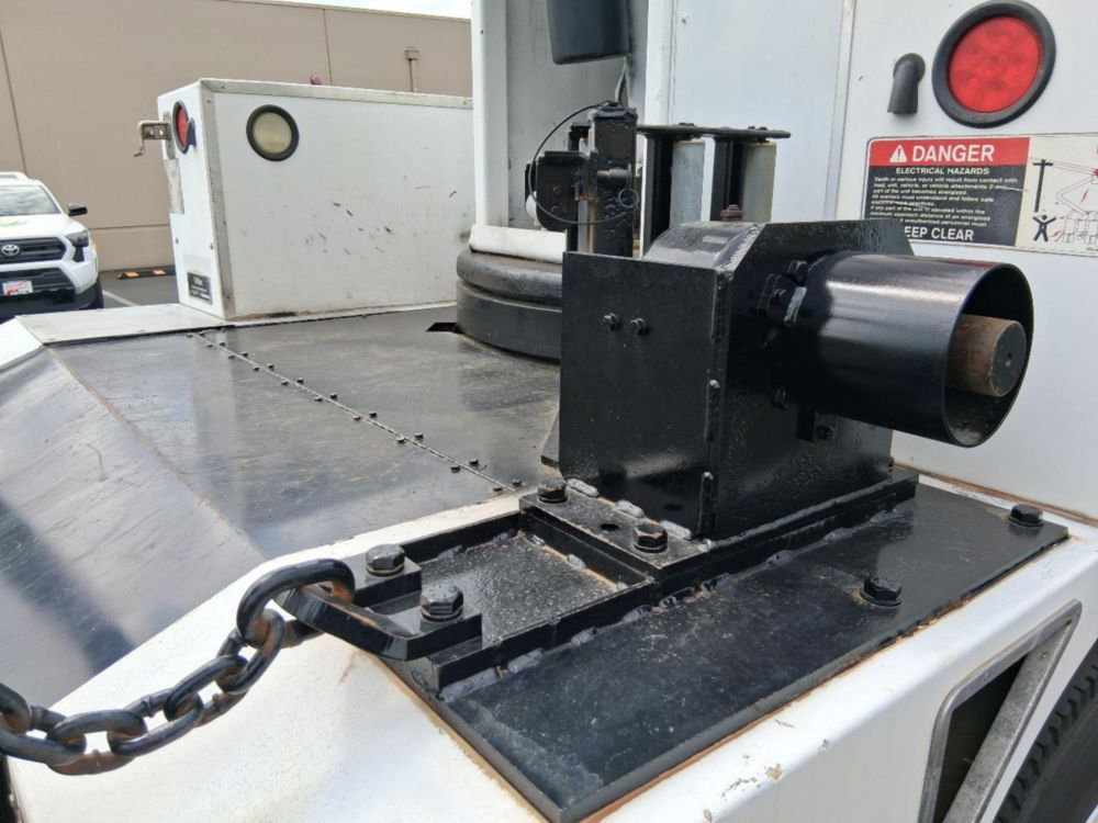 2007 Int'l 4300 Altec Cable Placer Truck