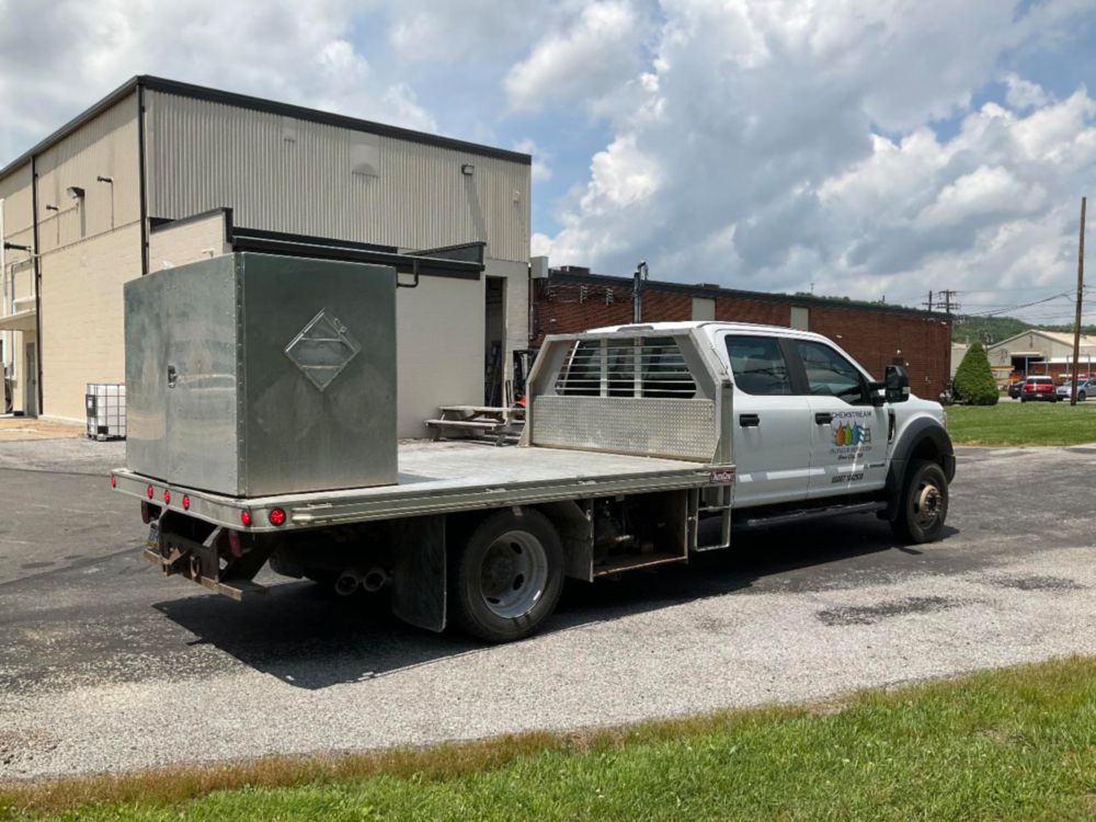 2017 Ford F-550 Crew Cab Flatbed Truck