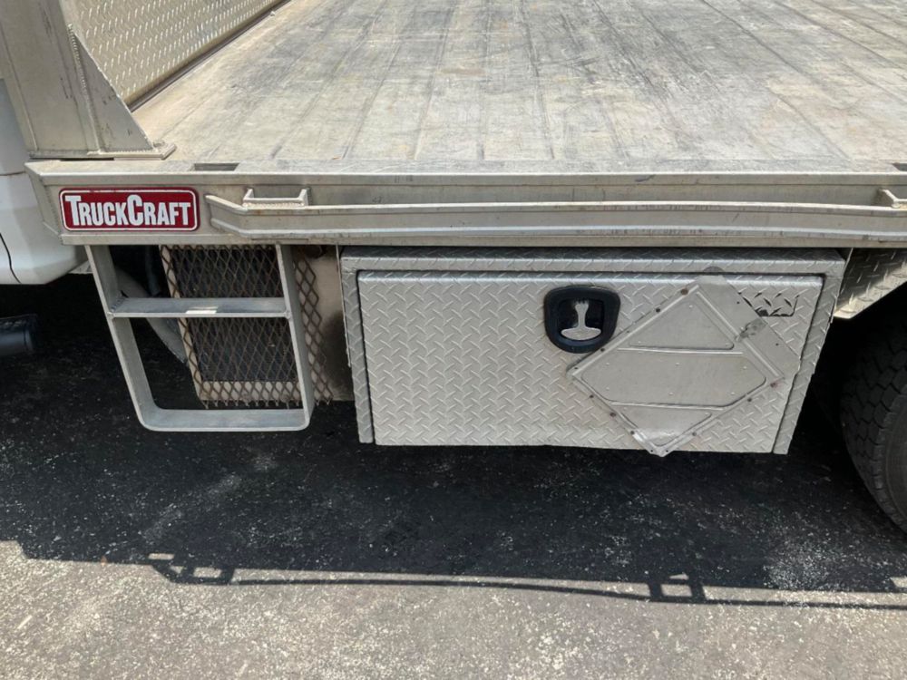 2017 Ford F-550 Crew Cab Flatbed Truck