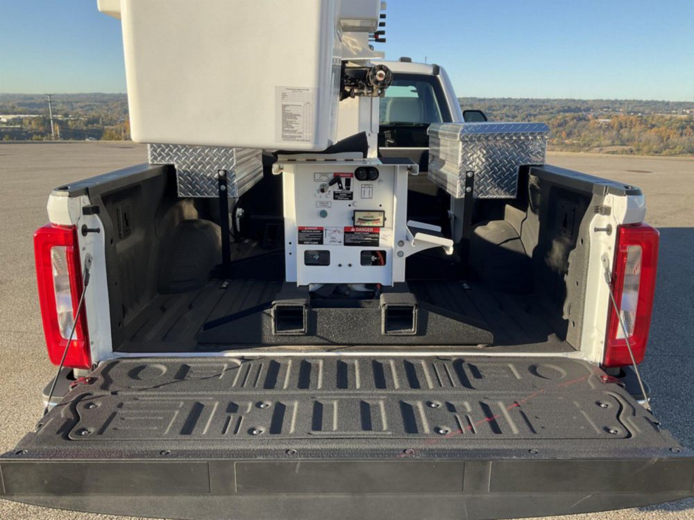 New 2023 Ford F-350 4x4 Axion Lift UR3410i Bucket Truck
