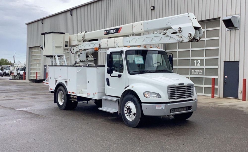 2015 Freightliner M2106 4x2 Terex HRX-55 Bucket Truck