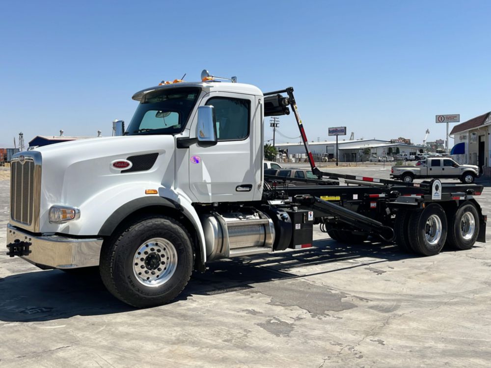 2024 Peterbilt 567 6x4 Spartan SRO60 Roll-Off Truck