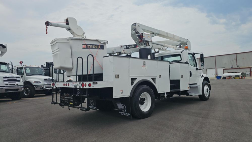 2016 Freightliner M2106 4x2 Terex TL55 Bucket Truck