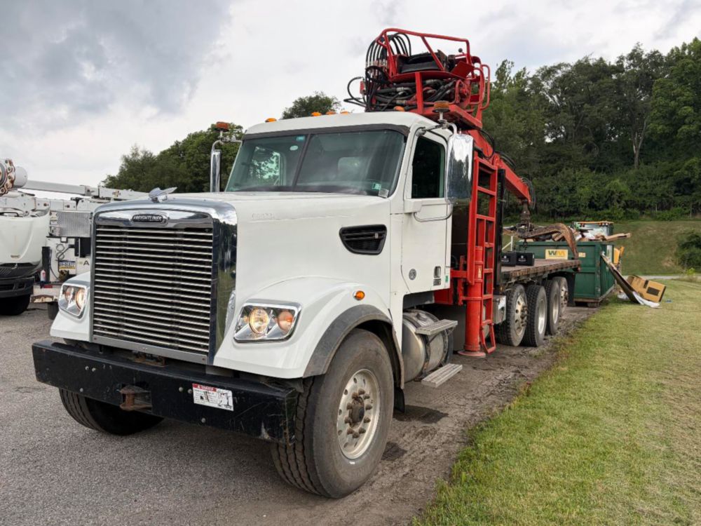 2016 Quad Serco 230 Grapple Truck