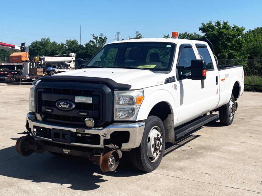 2015 Ford F-350 Crew Cab 4x4 Hi-Rail Pickup Truck