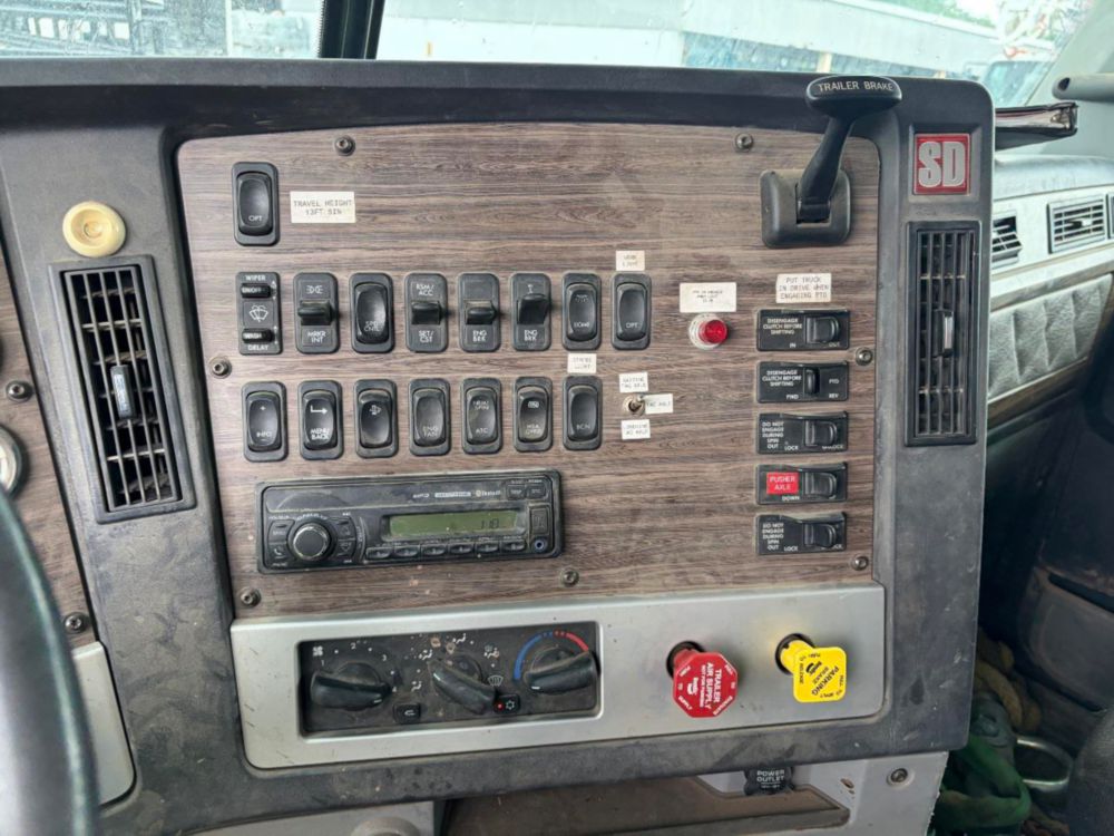 2016 Quad Serco 230 Grapple Truck