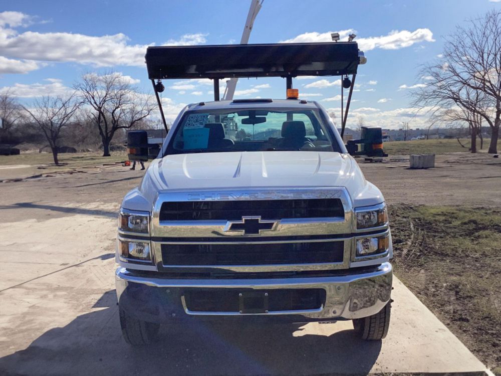 2023 Chevrolet 6500 4x2 Galbreath WT-1216X Roll-Off Truck