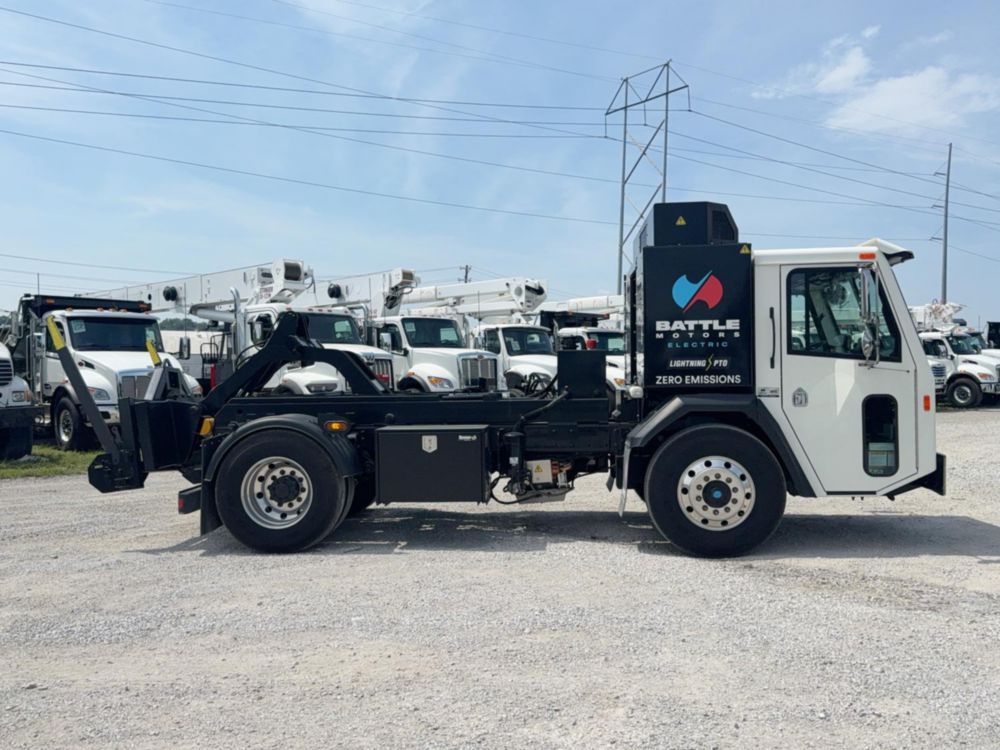 2023 Battle LNT 4x2 Galbreath SLCH-113 Container Handler Truck