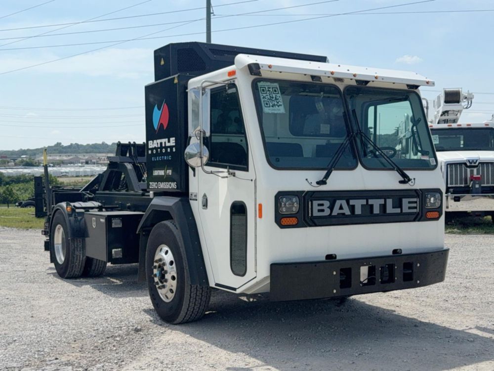 2023 Battle LNT 4x2 Galbreath SLCH-113 Container Handler Truck
