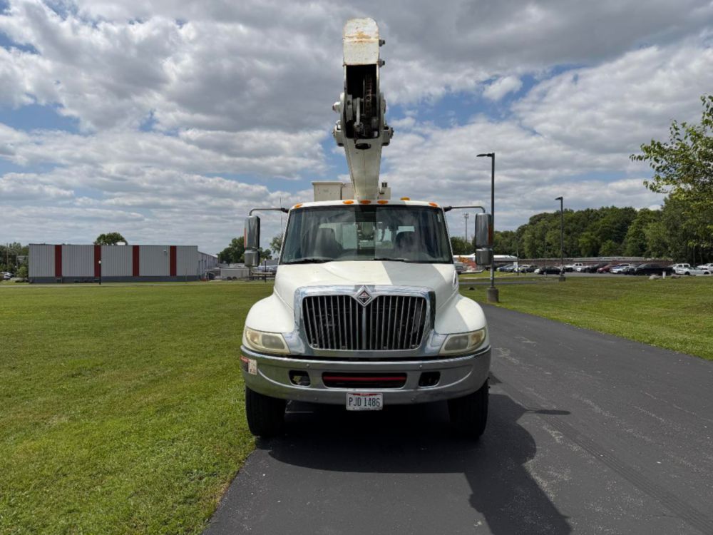 2007 Int'l 4300 Terex HRX-55 Material Handler Bucket Truck