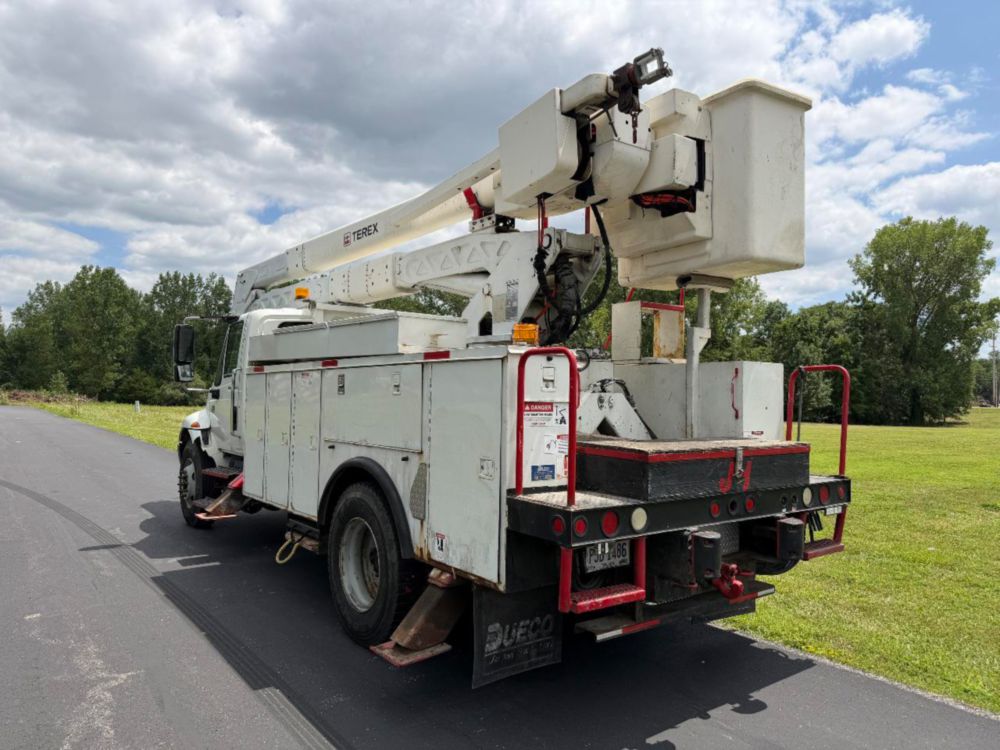 2007 Int'l 4300 Terex HRX-55 Material Handler Bucket Truck