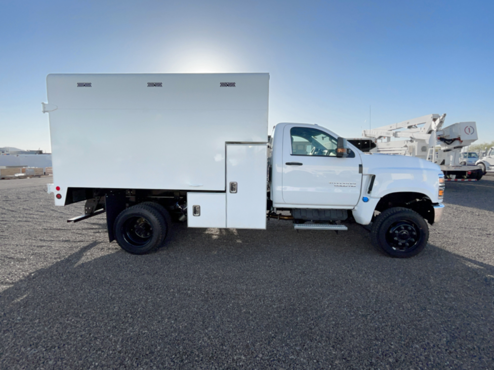 2023 Chevrolet 6500 4x4 Arbortech 11x66 Chip Truck