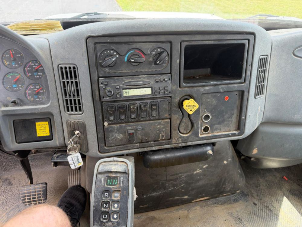 2007 Int'l 4300 Terex HRX-55 Material Handler Bucket Truck