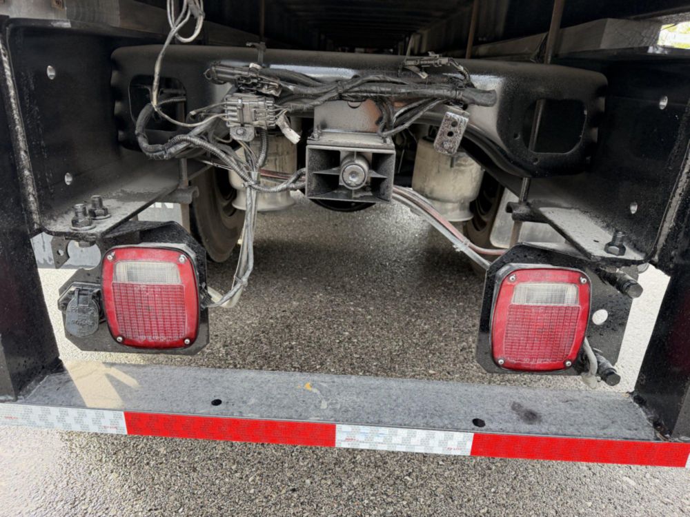 2020 Freightliner M2-112 24' Tandem Flatbed Truck