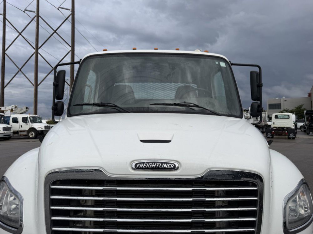 2020 Freightliner M2-112 24' Tandem Flatbed Truck